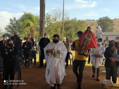 Devotos participaram da 1Âª CelebraÃ§Ã£o da Santa Missa da Festa em Louvor ao Bom Jesus em Linha Nova 